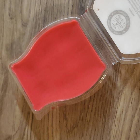 Scentsy Love Story Wax Bar - Picture 3 of 3